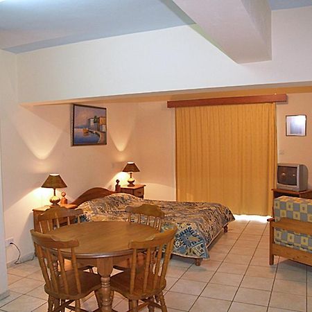 Palm Sea Beach Hotel Apartments Larnaca Pokoj fotografie