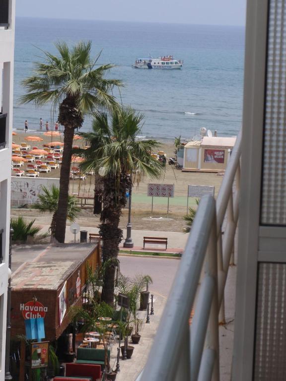 Palm Sea Beach Hotel Apartments Larnaca Exteriér fotografie